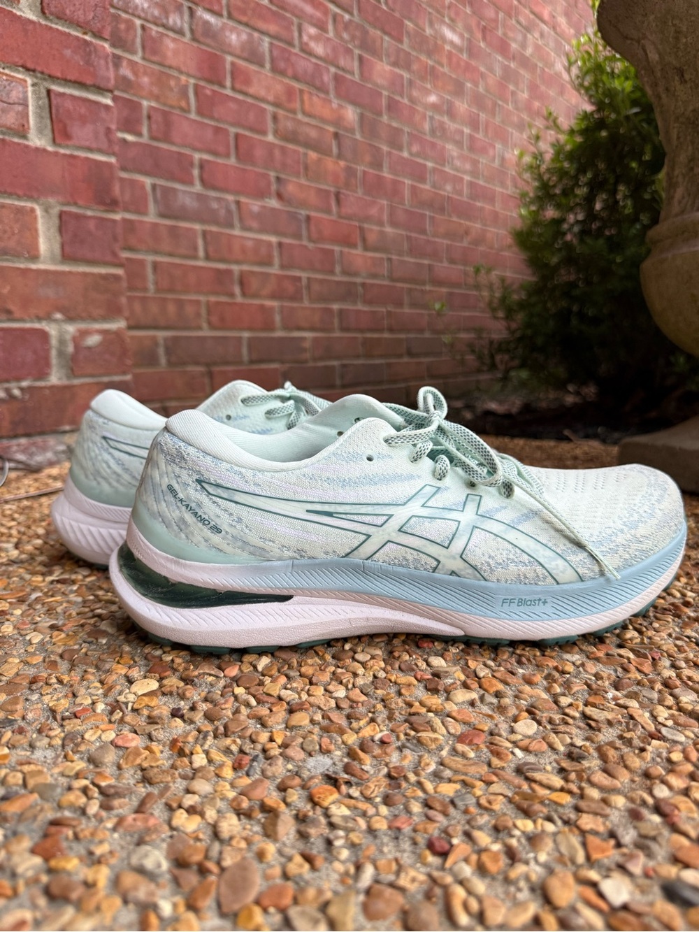 ASICS Women's Gel-Kayano 29 Light Green and Blue Running Shoes - Size 10.5 (GUC)